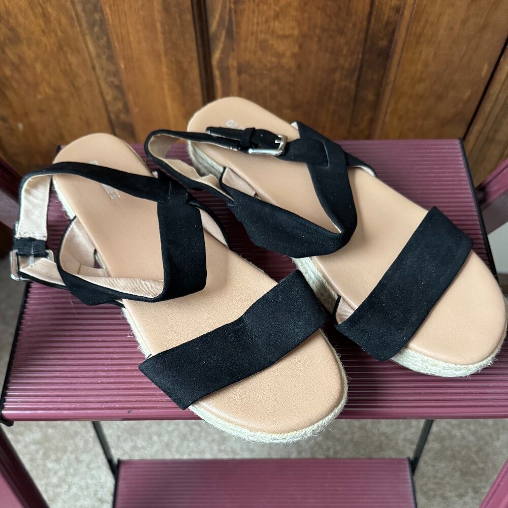 Old Navy Black  "Blackjack" Faux Suede Platform Sandals Size 8